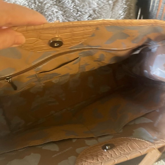 Longchamp Elegant Croc-Embossed Tote Bag in Blush - Picture 3 of 5